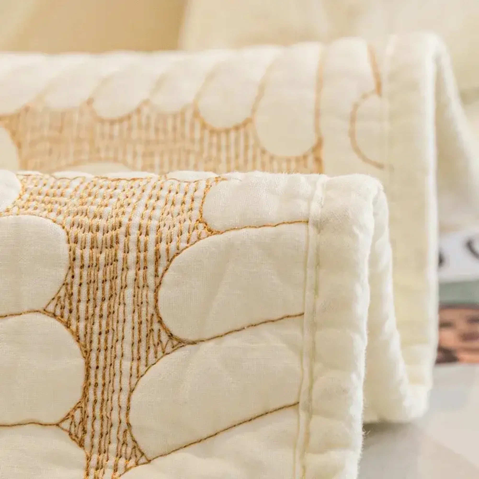 All Season Leaf Pattern Anti-Scratch Sofa Cover Slipcover