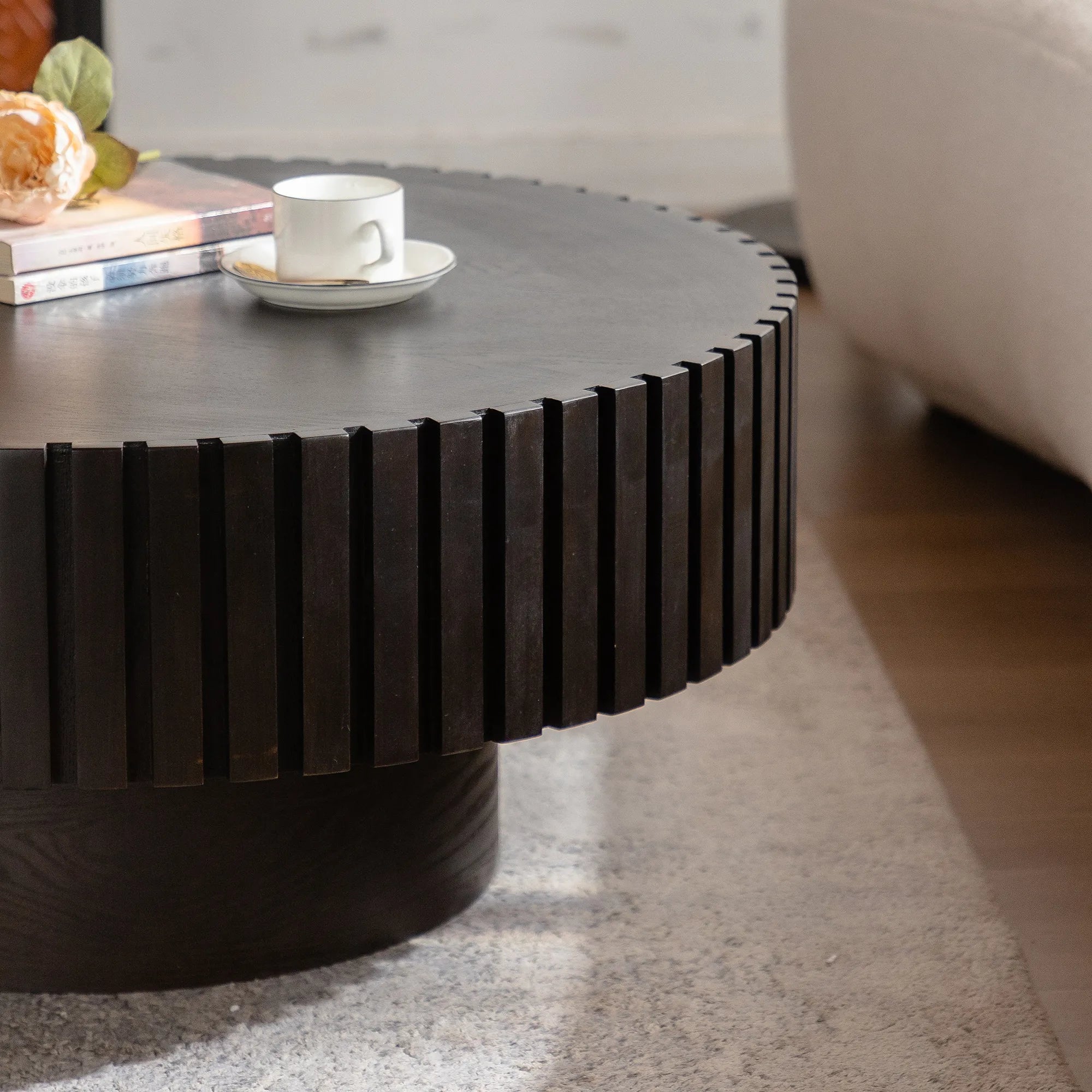 31" Round Coffee Table With Sturdy Pedestal