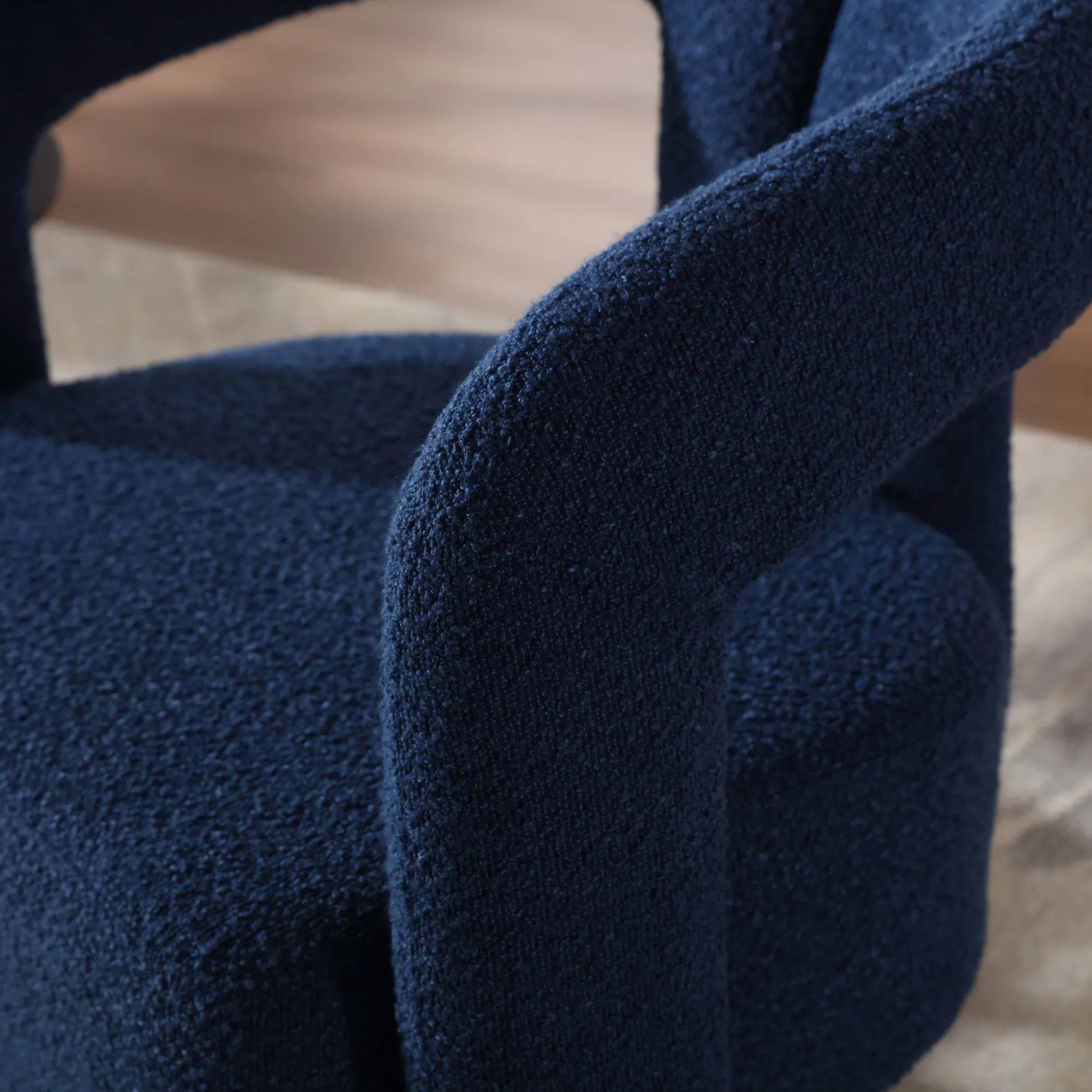 360° Swivel Cuddle Barrel Accent Chair With Fluffy Fabric