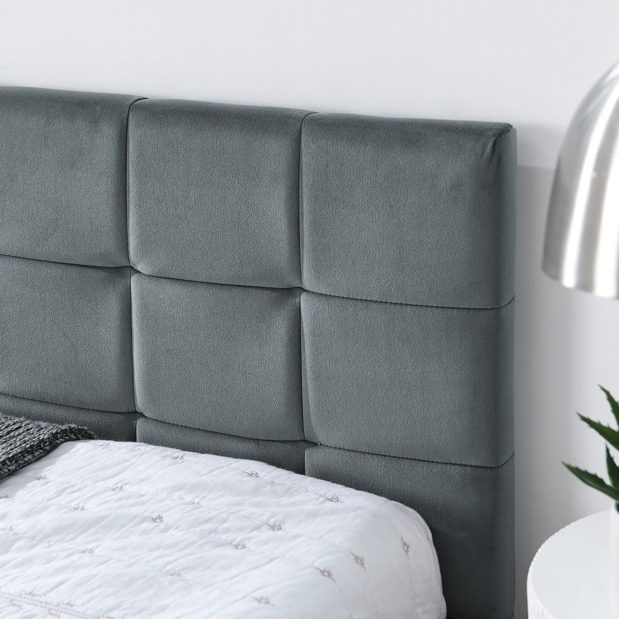 Celeste – Queen Velvet Tufted Bed Frame