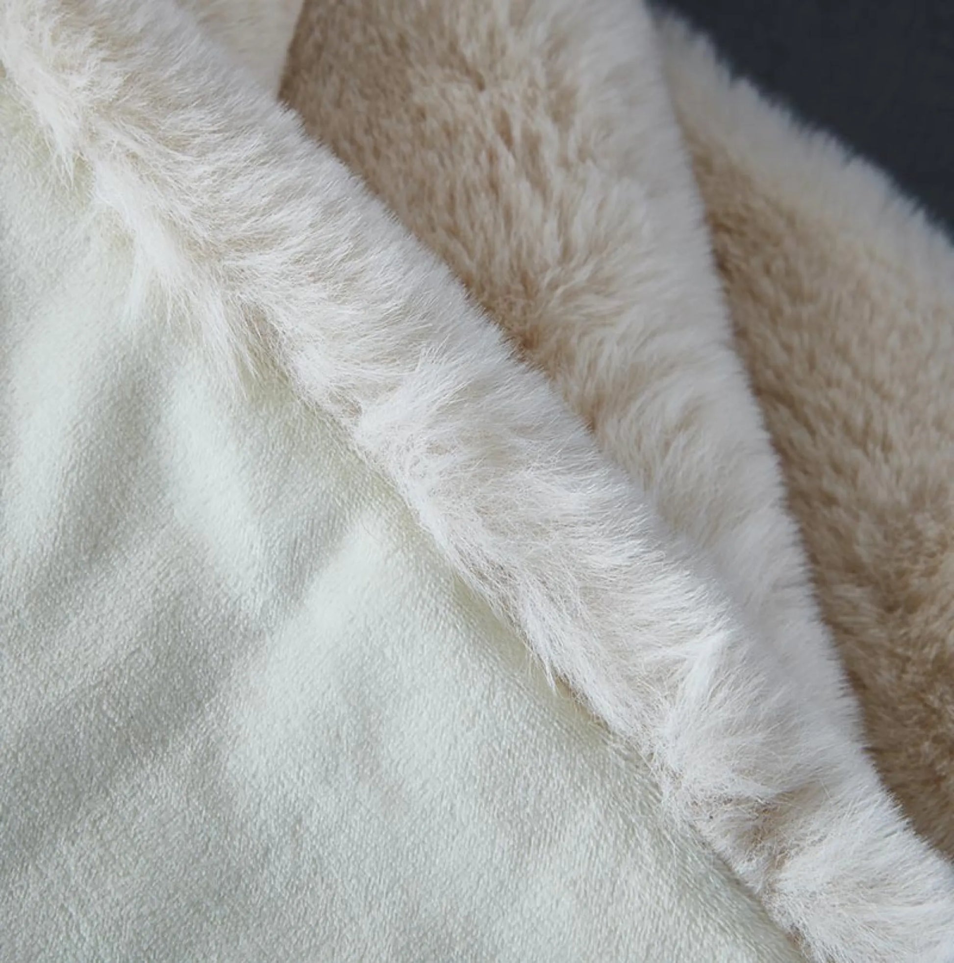 Plush Chinchilla Faux Fur Throw Blanket (50" x 60")