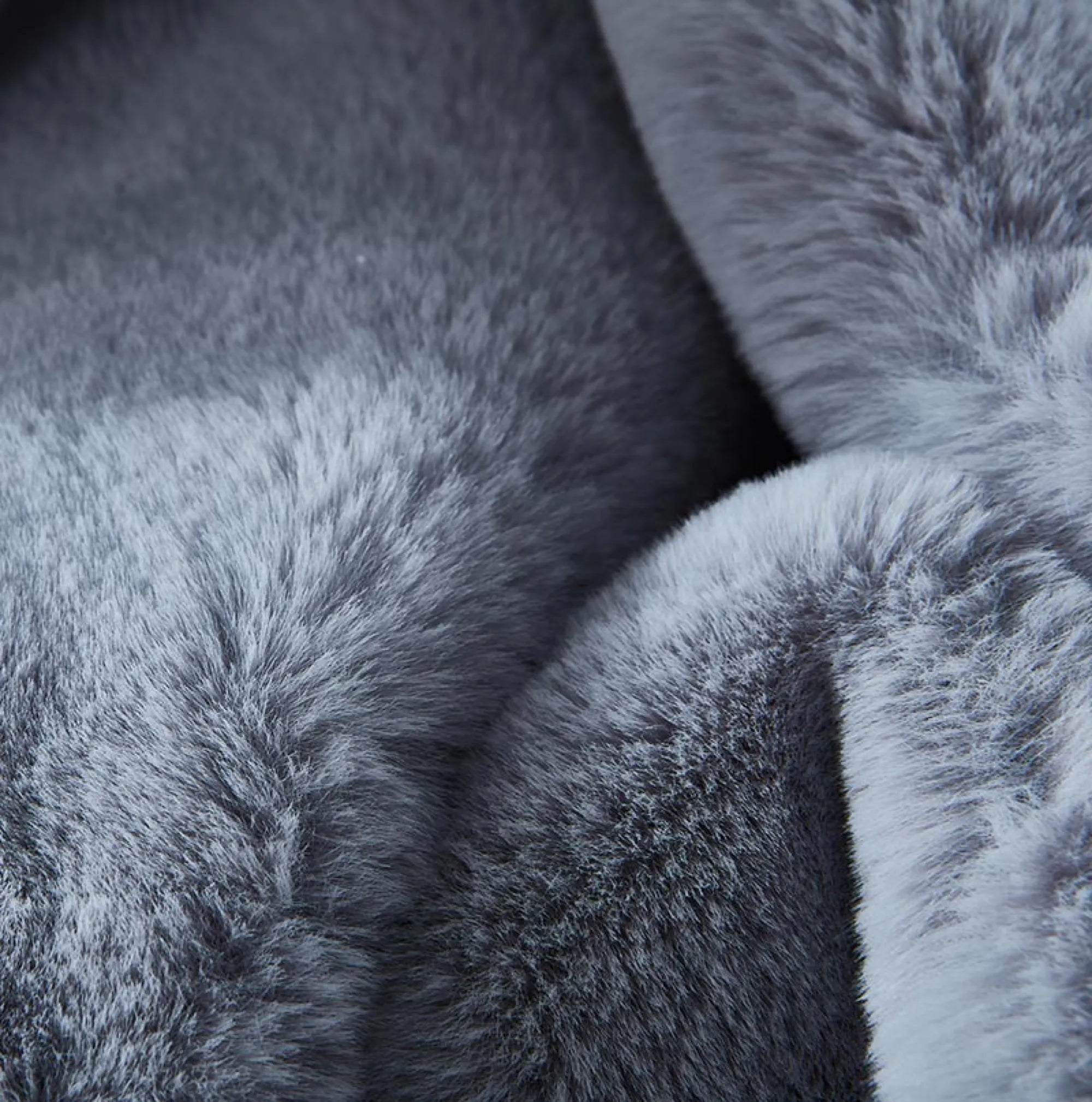 Plush Chinchilla Faux Fur Throw Blanket (50" x 60")
